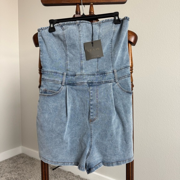 Le Lis Pants - LE LIS Women’s Strapless Denim Romper Size M | Light Wash | NWT